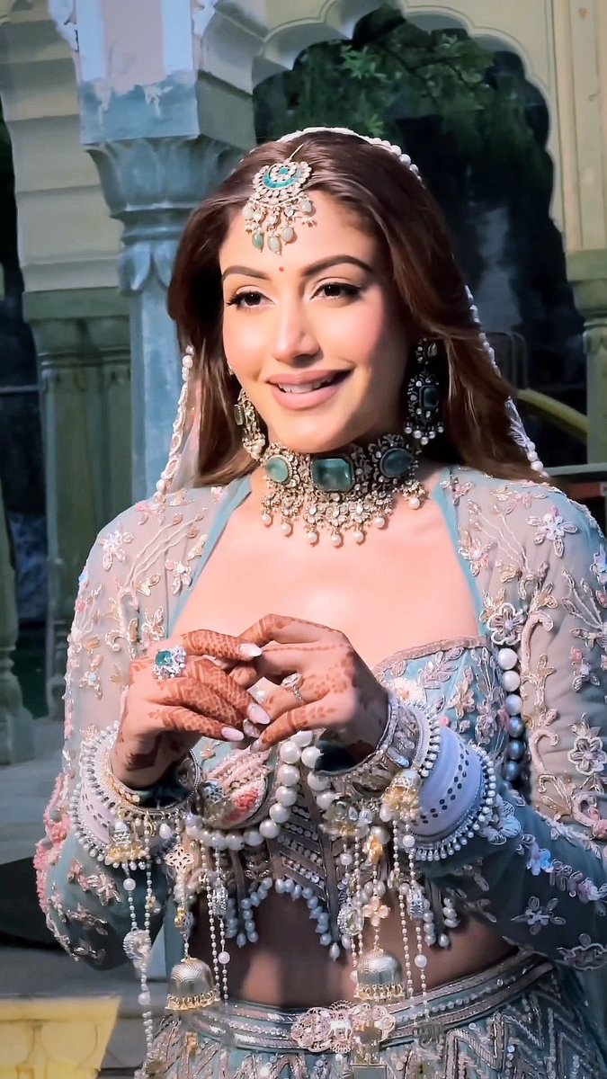 Ilaydaprincesse's tweet photo. Congratulations My Girl for hitting 5.9M Insta Fan Family 😍🥳
Keep shining and winning more hearts ❤️🧿
#SurbhiChandna #SCFanFamily https://t.co/5GkGZykDKm