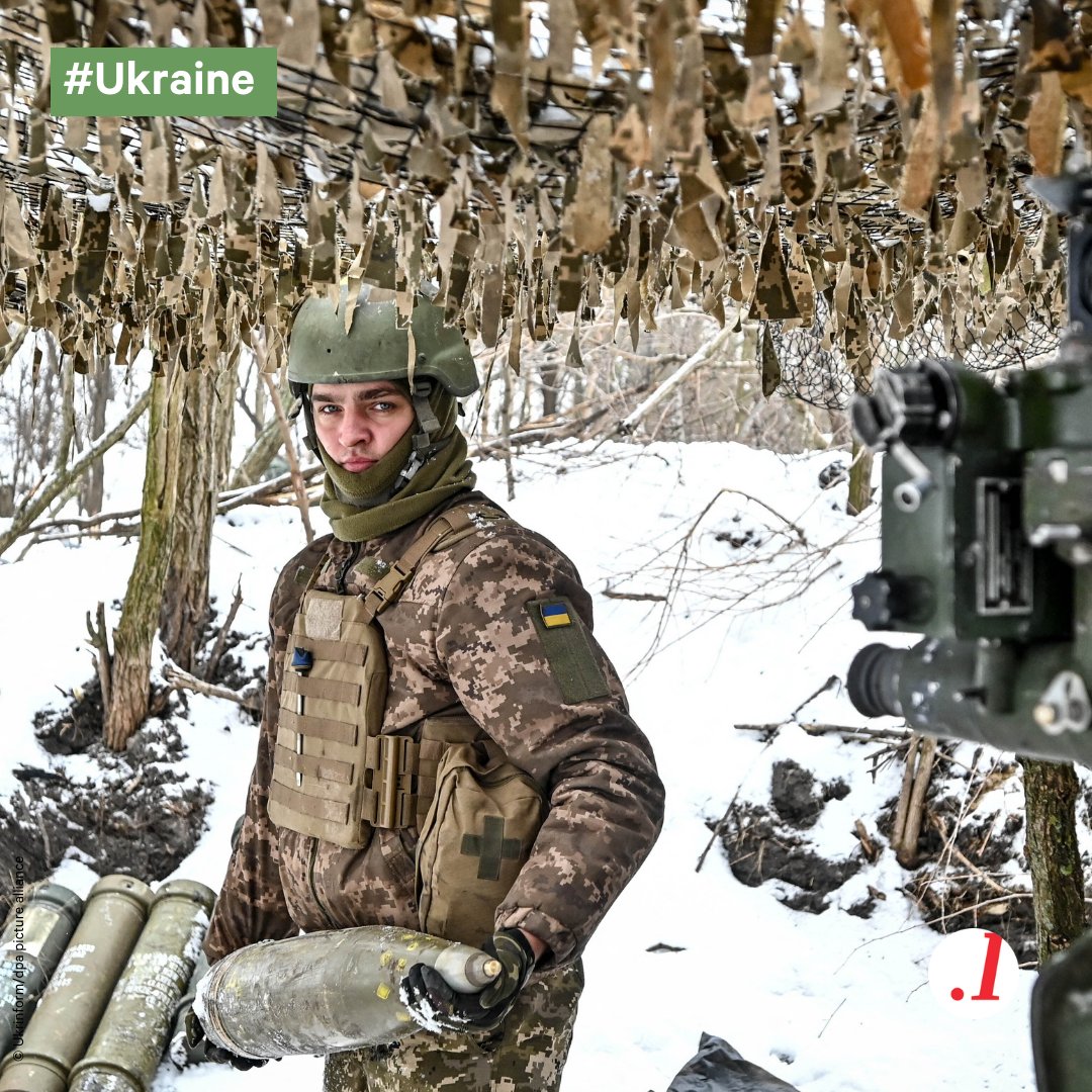 .loyal - Das Magazin für Sicherheitspolitik (@loyalmagazin) on Twitter photo Die #Ukraine wird könnte bald 800.000 Artilleriegranaten bekommen. Die tschechische Regierung hat diese auf dem Weltmarkt gefunden und ist gerade dabei, diese – auch mit deutschem Geld – einzukaufen. Die Granaten kosten geschätzt 1,5 Milliarden Euro. 🧵 1/3 👉 Die #Ukraine wird könnte bald 800.000 Artilleriegranaten bekommen. Die tschechische Regierung hat diese auf dem Weltmarkt gefunden und ist gerade dabei, diese – auch mit deutschem Geld – einzukaufen. Die Granaten kosten geschätzt 1,5 Milliarden Euro. 🧵 1/3 👉