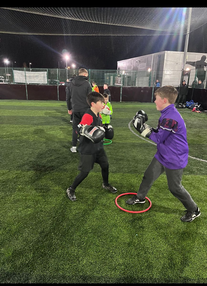 Thank you to our partners <a href="/Perfor4Sport/">Performance4Sport</a>
<a href="/Ultimate_Boxing/">Ultimate Boxing</a> for delivery engaging, fun yet competitive sessions for our Goalkeeping group  at <a href="/goalsnorwich/">Goals Norwich</a> last Thursday and link with our⚽️block learning aims.