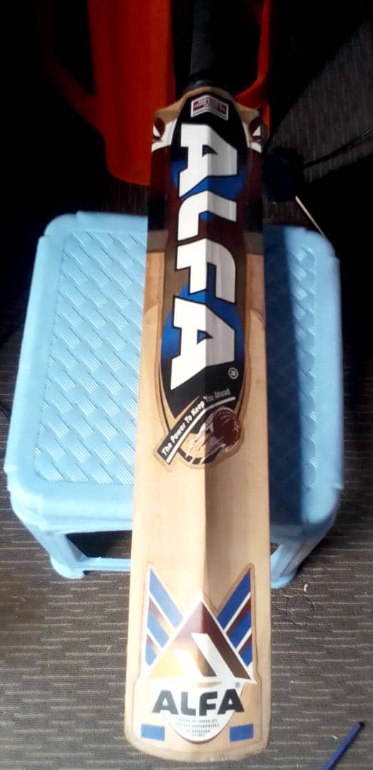 Cricket bat for sale, inbox for details...

#LetsGoVictoriaPearls