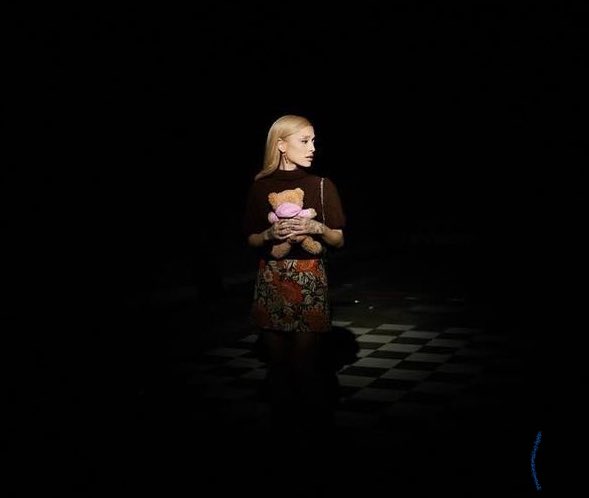 cambeserious's tweet photo. OMGGG SO THIS LOOK IS IN THE MUSIC VIDEO??? https://t.co/UnTfKJpYDl