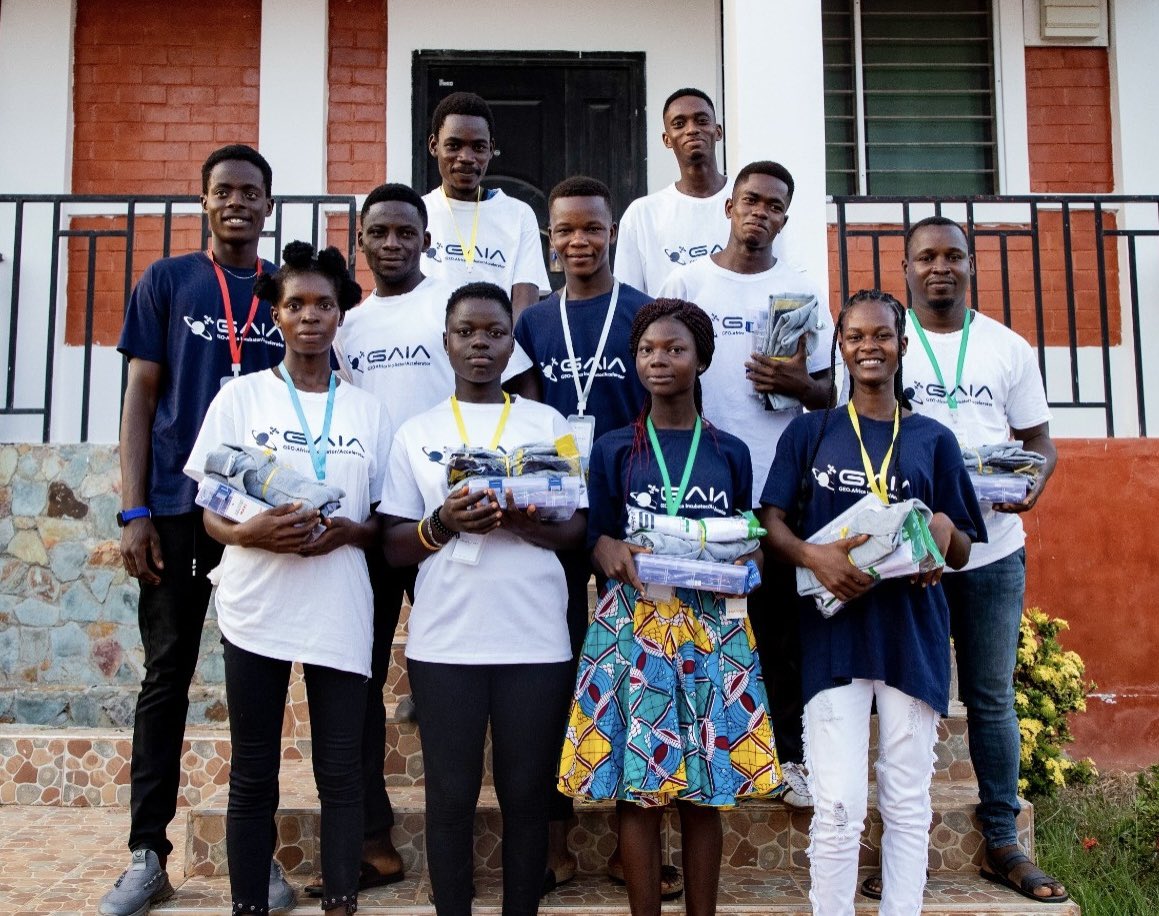 wiafe_g's tweet photo. On International Women's Day, we celebrate four young women in rural Ghana, who, through Edenway Foundation's GAIA Club, are overcoming educational barriers with IoT technology, paving the way for a brighter, empowered future. https://t.co/vViE3uWUZU