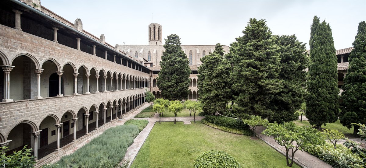 PalauGuell's tweet photo. 💜Històries de #donesempoderades al @PalauGuell 👇

Mercè Anzizu i Vila, poetessa, historiadora i monja clarissa. Òrfena, protegida i educada pels Güell, ingressà als 21 anys al Monestir de Pedralbes on professà com a Sor Eulària Anzizu i impulsà les obres de la seva restauració. https://t.co/dQueHeapKr
