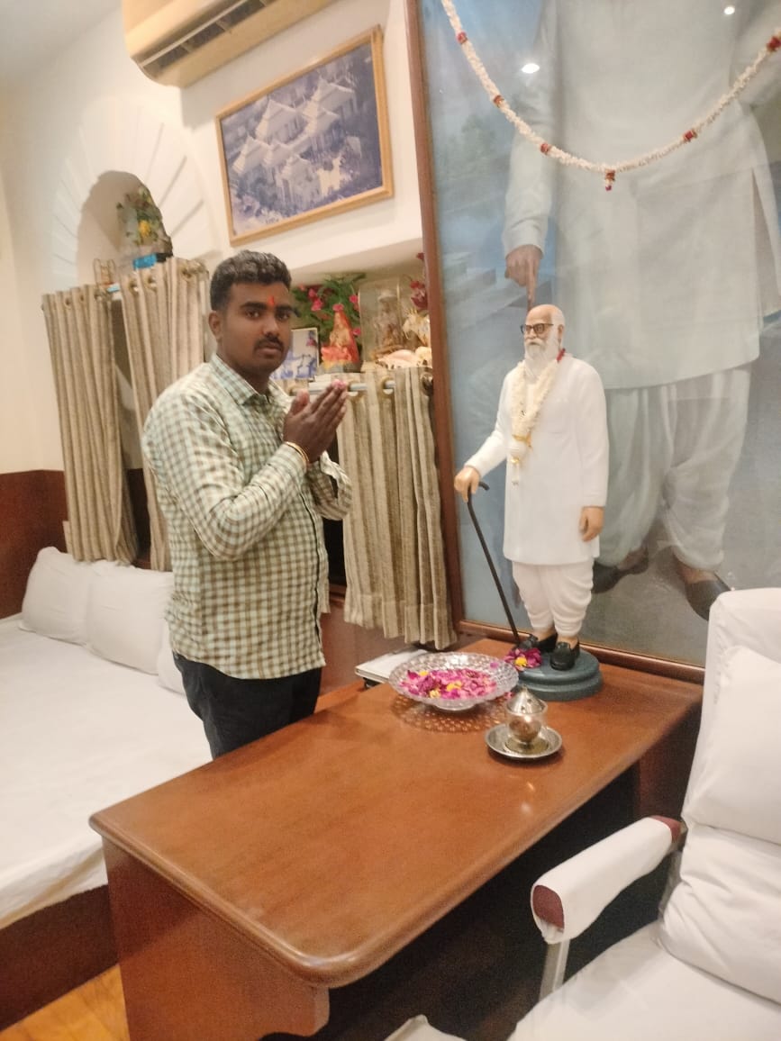 ShuklaBaccha's tweet image. प्रिय छोटे भाई युवा मोर्चा मण्डल अध्यक्ष रायपुर को जन्मदिन की हार्दिक शुभकामनाएं भगवान श्री कामतानाथ का आशीर्वाद सदैव आपके ऊपर बना रहे। आपका बच्चा शुक्ला