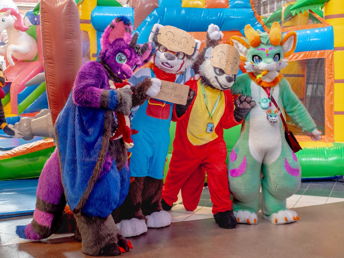 We met some really nice Pand..., um... I mean... Dergs... at the Year of the Dragon event :3

📷: <a href="/themindofurry/">Mindo</a>

#furry #Fursuit #FursuitFriday 
#RyukiCarrotDragon #kemono
#NFC2024 #nordicfuzzcon