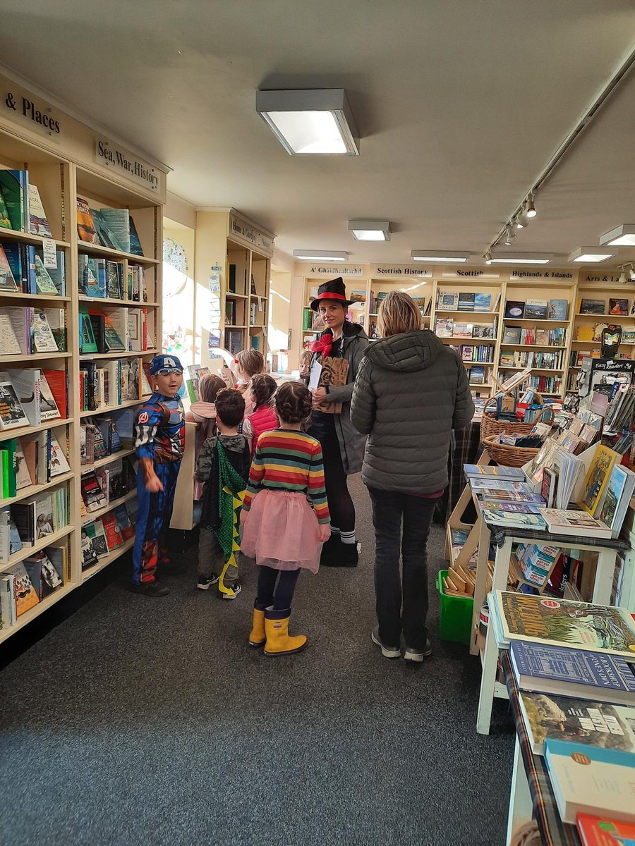 UllapoolB's tweet photo. Thank you SO much to all of the 115 pupils, along with the staff, from #UllapoolPrimary who have visited @UllapoolB this week for @WorldBookDayUK
We also have sent 144 books to the NW Sutherland Schools & to Aultbea / Bualnaluib clusters for their own WBD celebrations. Thank u x https://t.co/9GNrVT6lJT