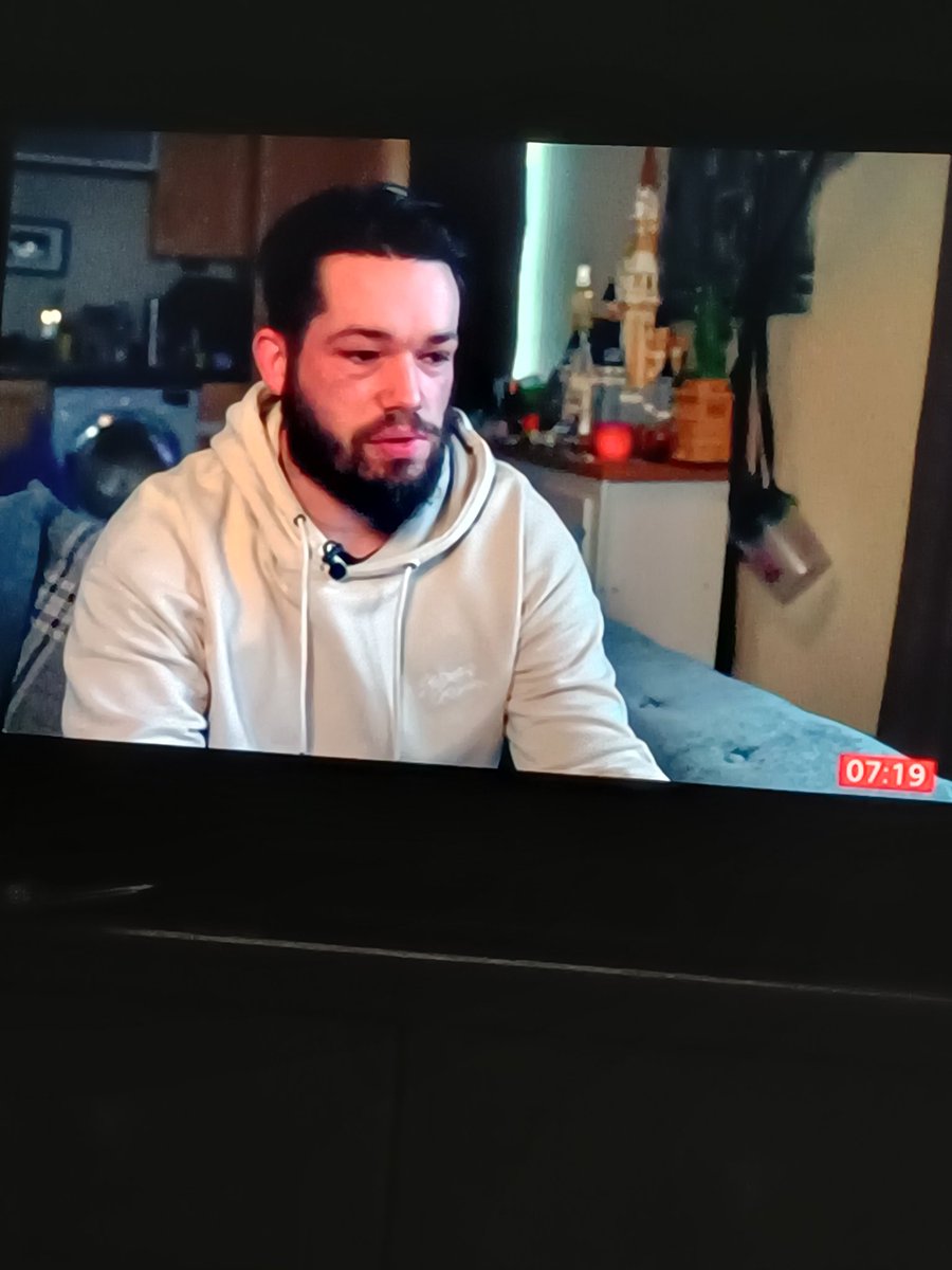 Watching <a href="/BBCBreakfast/">BBC Breakfast</a> discussing paternity leave.
It varies massively from company to company.