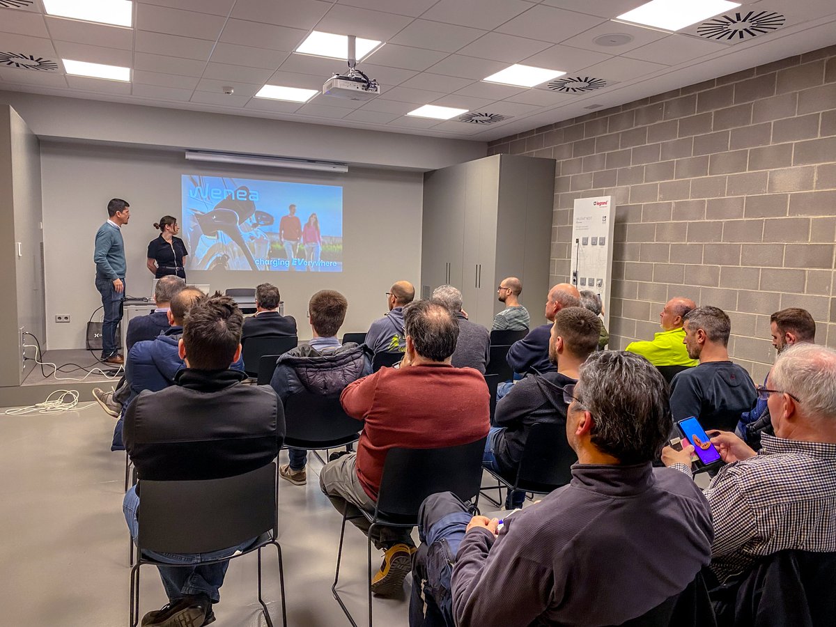 👉 Ayer tuvo lugar en nuestras instalaciones de Sabadell una formación a un grupo de nuestros clientes sobre 'El Vehículo Eléctrico: una gran oportunidad para los instaladores', con la colaboración de @wenea_es. ¡Gracias a todos los asistentes por confiar en @suministradora!