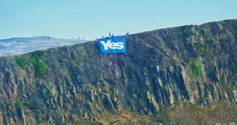 If you support Scotland's independence, please write 'Yes' in the comments section. I will follow you!