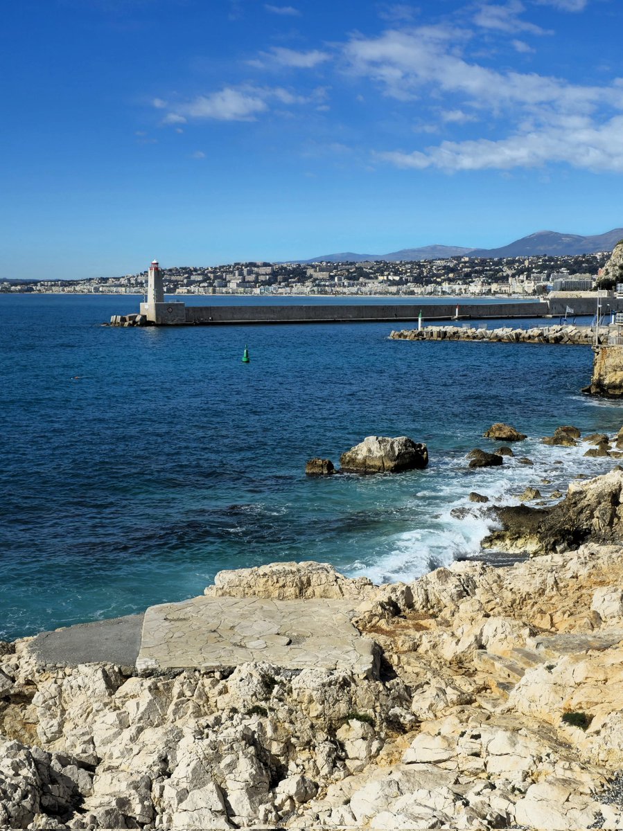 cd_land's tweet photo. Profitez en cette fin de semaine des derniers rayons de soleil avant le retour de la pluie ce WE !
#BonWE #Nice06 #PortdeNice #MontBoron #CotedAzurFrance #ExploreNiceCotedAzur #NaturePhotograhpy #ILoveNice https://t.co/Jk20mcCMSM