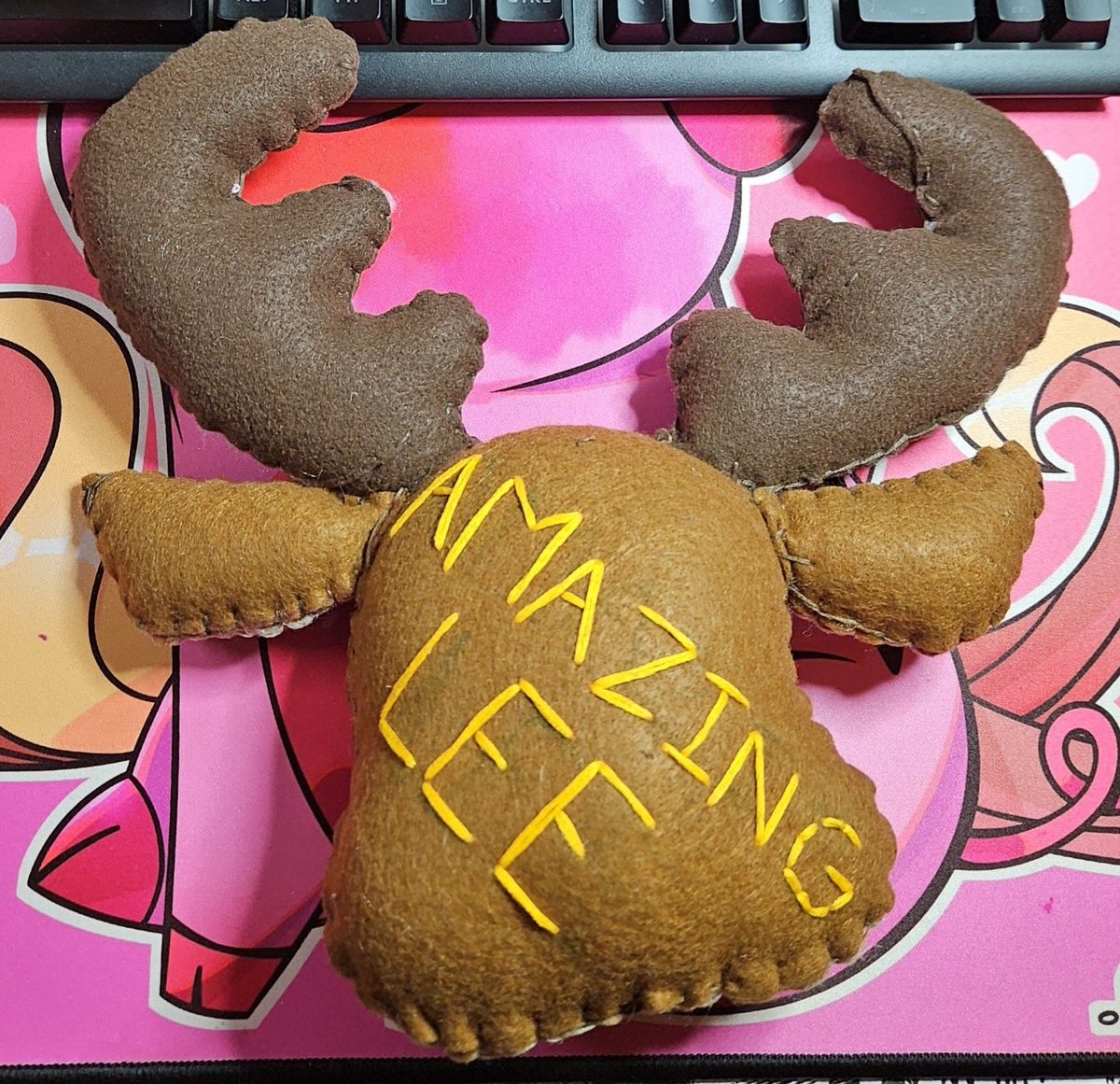SeikeBer's tweet photo. A lil derpy moose made for another  sub on twitch!!! https://t.co/SC6tQxGrpJ