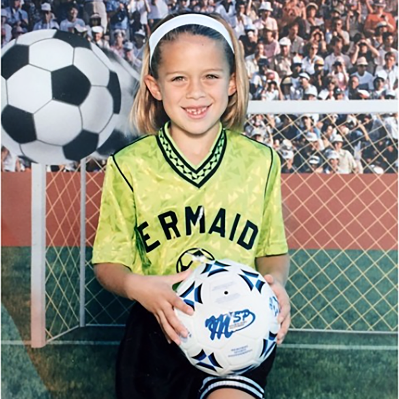 USWNT's tweet photo. Before they 𝐢𝐧𝐬𝐩𝐢𝐫𝐞𝐝, they 𝐚𝐬𝐩𝐢𝐫𝐞𝐝 ✨

This International Women's Day, we celebrate our leaders and role models sparking the next generation. https://t.co/AVvcVeNNob