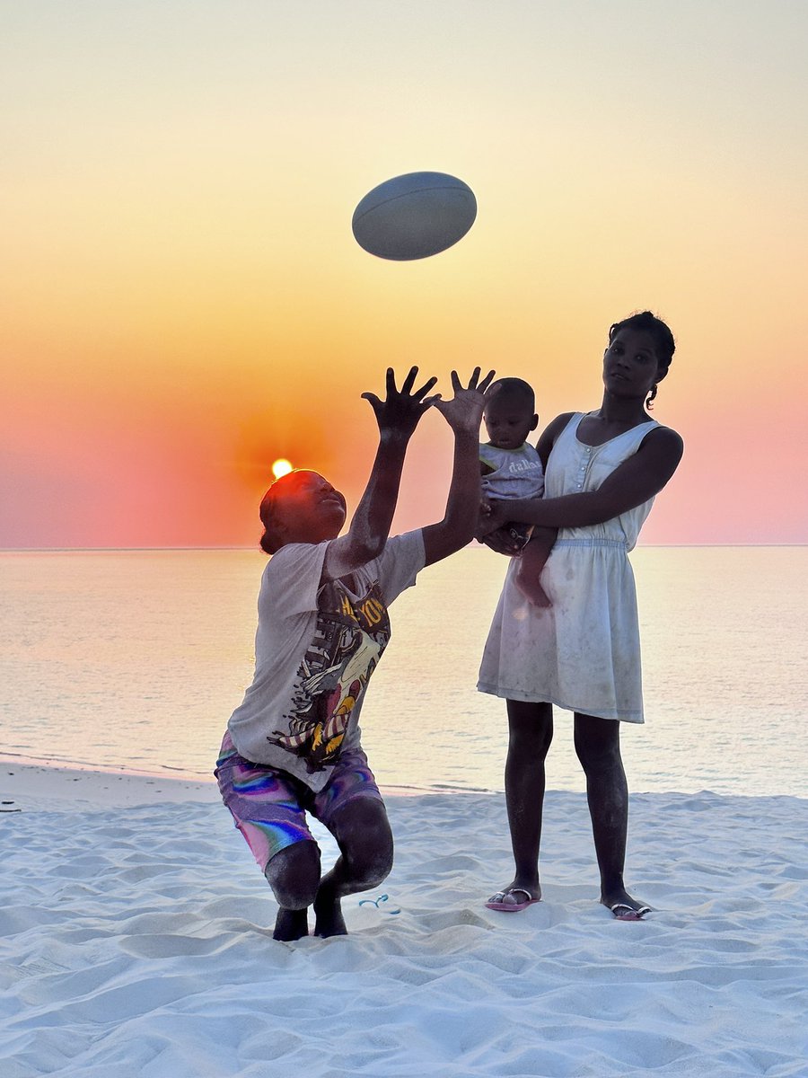 AMPI'ZAY 🏉 Coup d'envoi à 🇲🇬 
avec <a href="/RiouxRemy/">Rémy Rioux</a> pour transformer l'essai de la réduction des #VBG en milieu scolaire par la pratique du #rugby 
#WomensDay2024 

Un projet porté par <a href="/terresenmelees/">Terres en Mêlées</a> &amp; Women Break The Silence 

Soutenu par <a href="/AFD_France/">Agence Française de #Développement (AFD) 🇫🇷 🇪🇺</a> <a href="/Fondation_SG/">Fondation Société Générale</a> <a href="/FondationRaja/">Fondation RAJA - Danièle Marcovici</a>