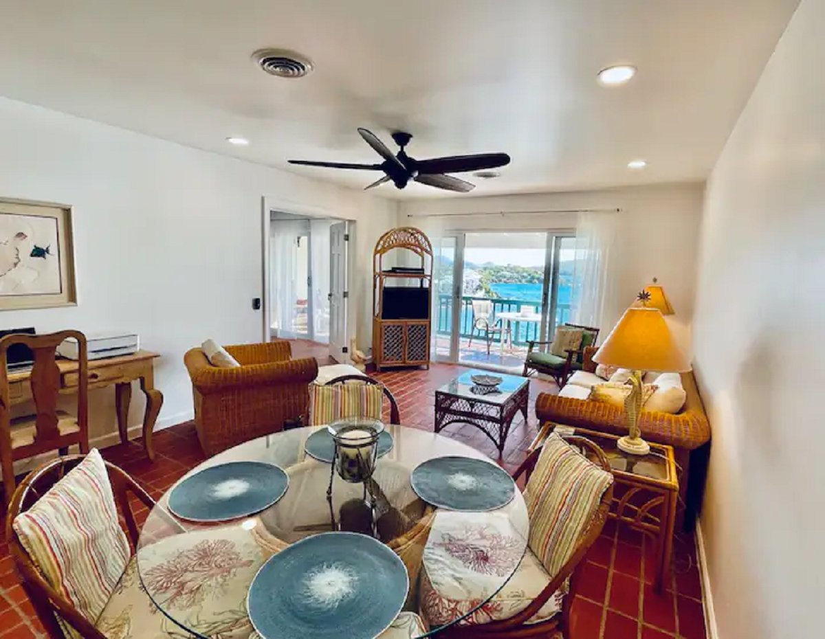 StThomasParadis's tweet photo. Discover serenity in our St. Thomas haven. Luxe 2 BR condos, embracing the Caribbean's allure. Ideal for couples seeking sun-kissed beaches, culinary delights, retail therapy, and island escapades. #StThomasGetaway #CoupleRetreat #IslandParadise https://t.co/eb1CPl8sCa https://t.co/qFIncyUieb