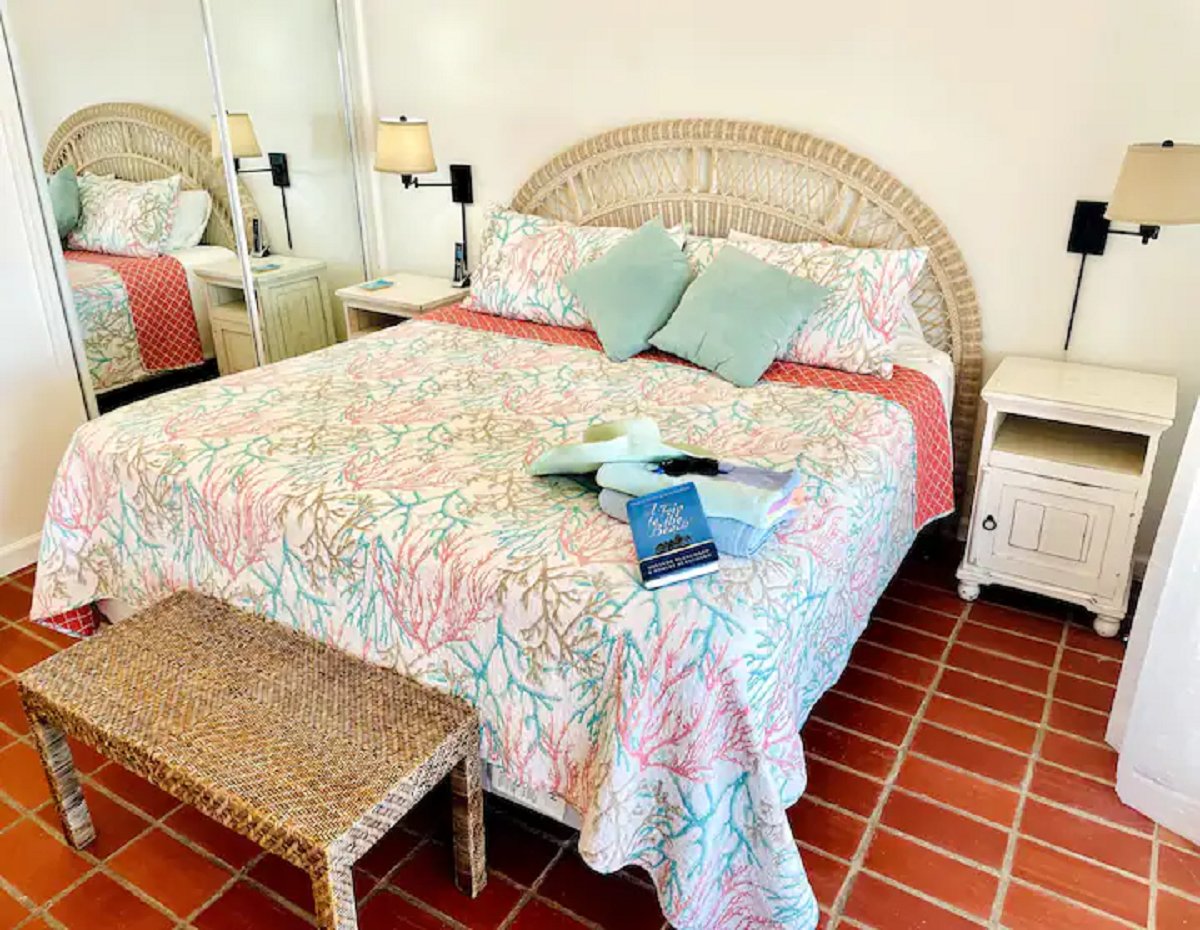 StThomasParadis's tweet photo. Discover serenity in our St. Thomas haven. Luxe 2 BR condos, embracing the Caribbean's allure. Ideal for couples seeking sun-kissed beaches, culinary delights, retail therapy, and island escapades. #StThomasGetaway #CoupleRetreat #IslandParadise https://t.co/eb1CPl8sCa https://t.co/qFIncyUieb