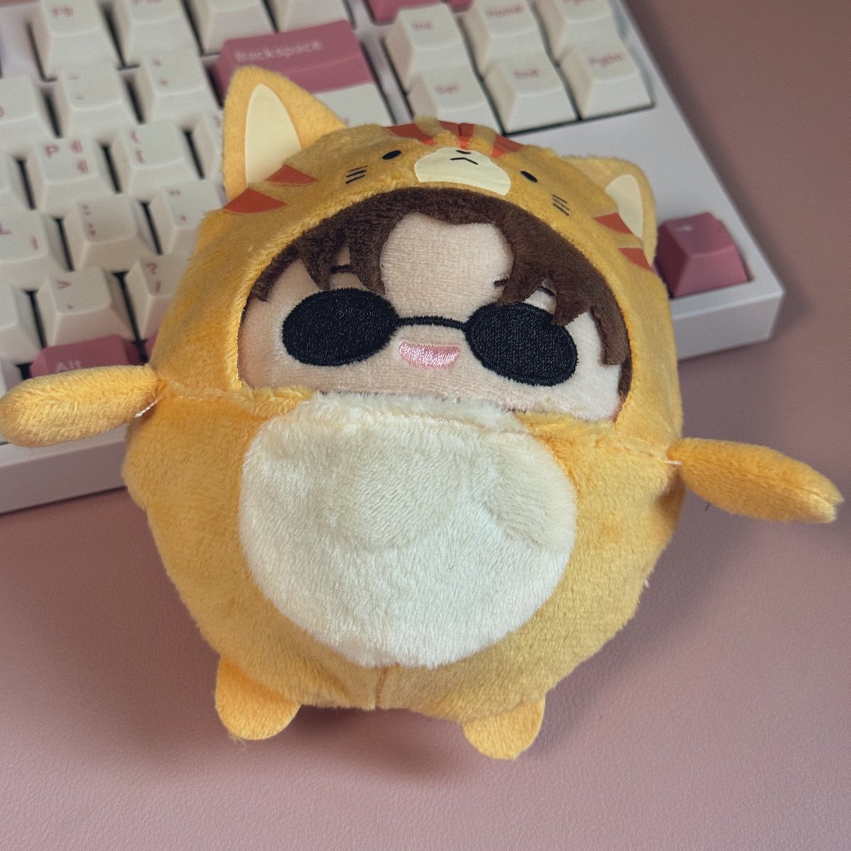 HH400212's tweet photo. 타츠마 후와가 있다면 꼭 사야함..
독보적임 https://t.co/KShfk9LYSd