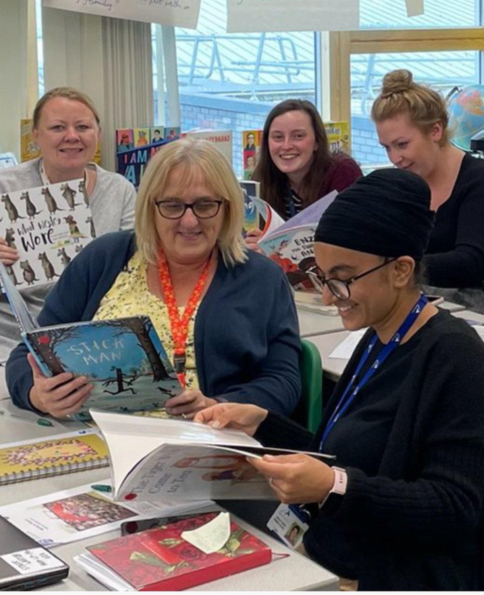TeresaCremin's tweet photo. Thanks to all Reading Teachers who focus on children’s rights to #readingforpleasure Happy #InternationalWomensDay ! Your pleasure is infectious👏👏 @son1bun @juliedoyleRR21 @AmyGreatrex_RFP👏 👏@debbiet99313391 @kashleyenglish @StephanieHilde6 ⭐️So many more! ⭐️⭐️📚⭐️⭐️📚⭐️⭐️📚 https://t.co/hsjrAjj6Yi