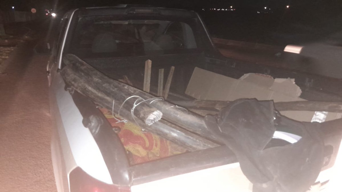 _ArriveAlive's tweet photo. Three males arrested for possession of suspected stolen copper cables in Hammanskraal https://t.co/5yqdLgW0kL
#ArriveAlive #CopperCables #Theft @TMPDSafety https://t.co/EV1U4MOKhm