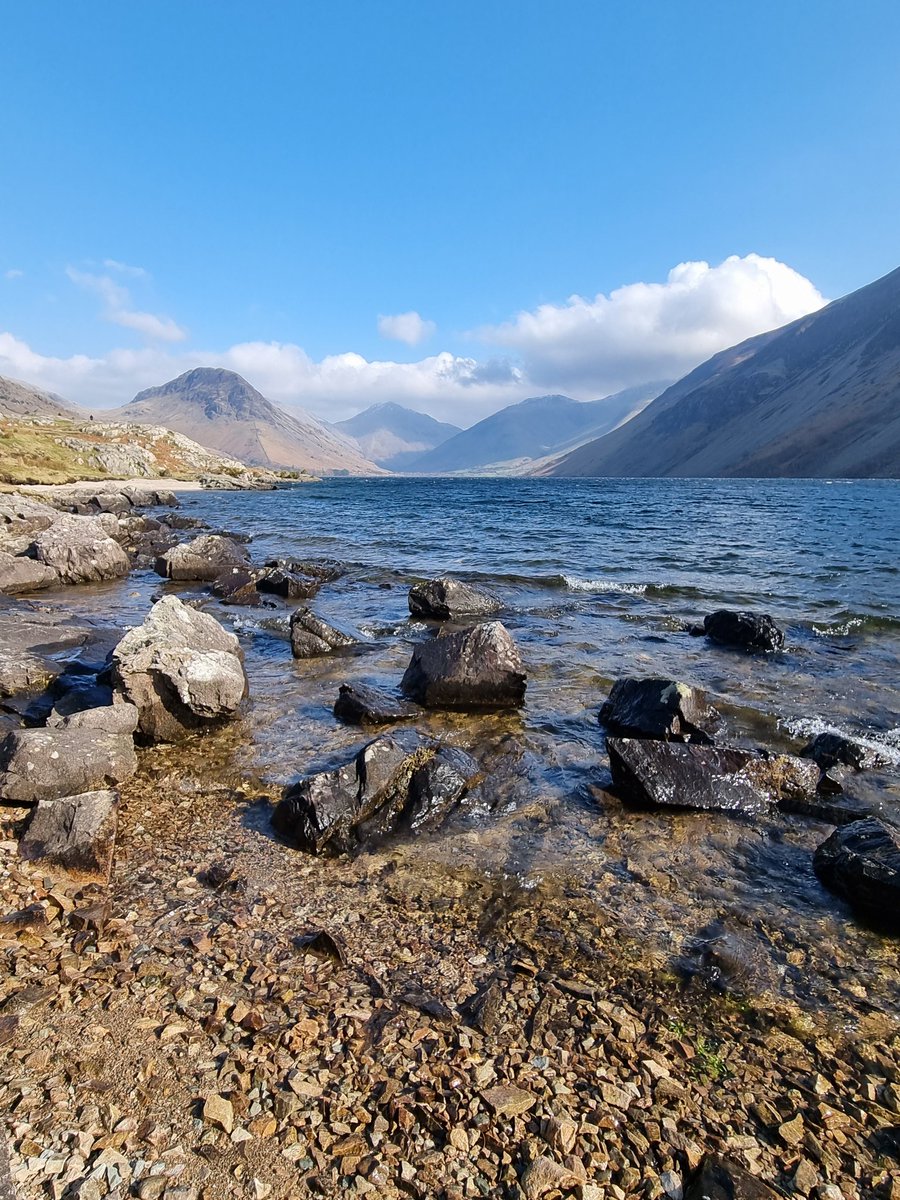 The Lund Bridge fingerpost stealing the show from Great Gable and Yewbarrow yesterday...though they did make a fine appearance @FingerpostFri #FingerpostFriday