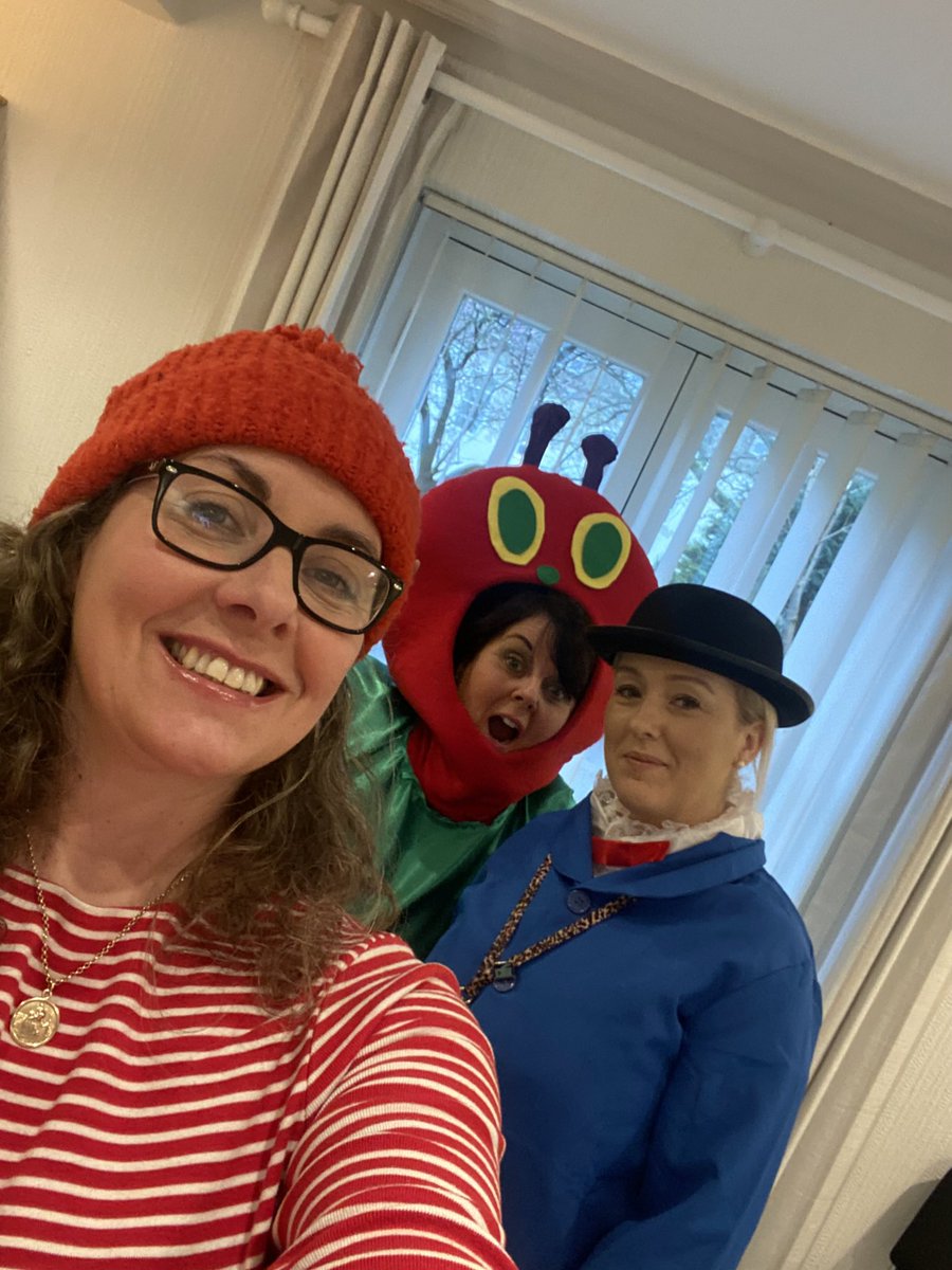 Just a couple of the many great women I work with ❤️🐛👜 <a href="/Headteacherchat/">HeadteacherChat</a> <a href="/the_female_lead/">The Female Lead</a> <a href="/outstandingldrs/">Outstanding Leaders</a> #InternationalWomensDay #InternationalWomensDay2024 #femaleleadership