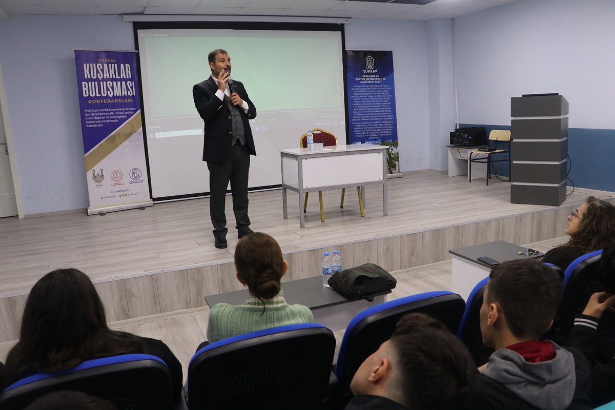 surkav_urfa's tweet photo. Kuşaklar Buluşmasının 36. ncısı Eğitimci ve Yeşilay Şanlıurfa Şube Başkanı Aziz ÇİFTÇİ’nin, Sosyal Bilimler Lisesi öğrencileri buluşmasıyla gerçekleştirildi. https://t.co/TvdcoSAz2R