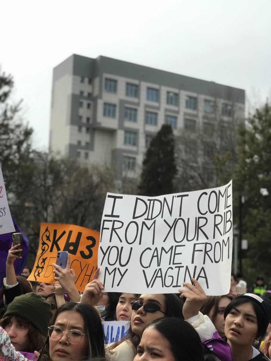 mediazona_ca's tweet photo. Марш женщин за равные права прошел 8 марта в Бишкеке. Рассказываем, как это было

Тред 👇(1/3)

Фото: Жани Айтыс https://t.co/KVusoq9mtQ