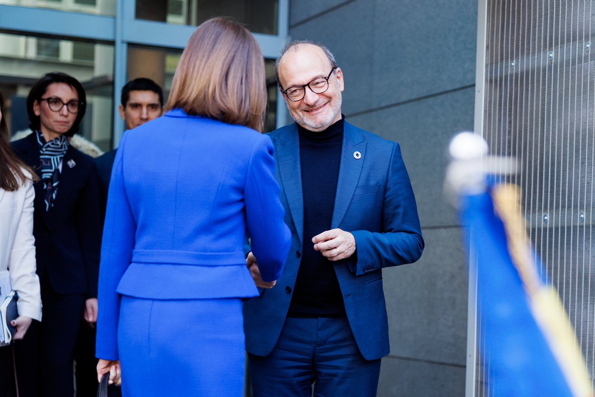 sandumaiamd's tweet photo. One of our priorities in Moldova is a building greener, climate-resilient country, and I appreciate @AFD_France for funding our afforestation program. 

I look forward to building on yesterday’s fruitful discussions and working together for a more sustainable future. https://t.co/tnVBvhRBEj