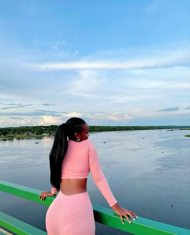 Dear women❤ Where are you planning to spend Women's Day weekend?  📍New Paraa Bridge, Murchison N.P