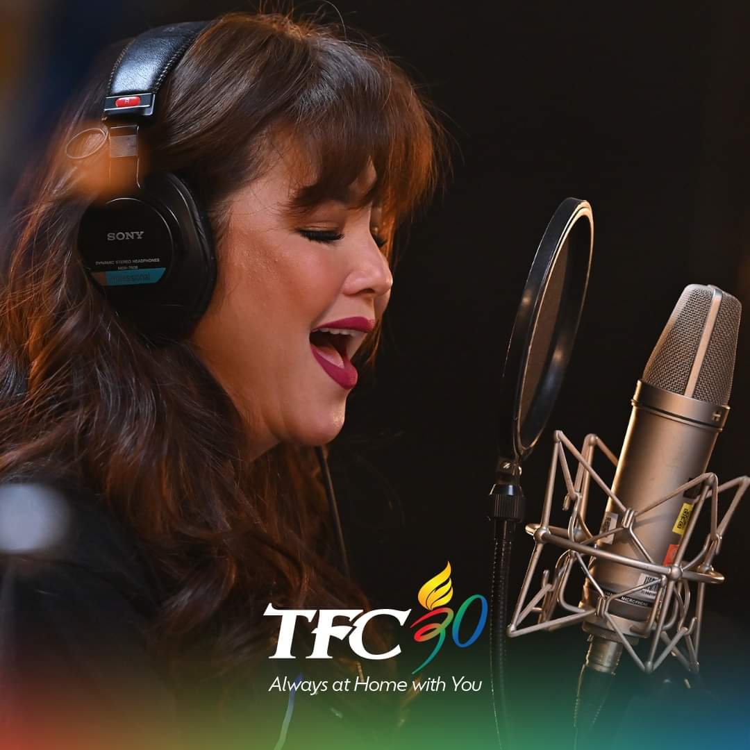 regineislayp's tweet photo. Mamaya na pala to hihi excited na ako for our Queen Regine πΈ
#RegineVelasquez
#HappyPlace
#AlwaysAtHomeWithYou
πΈ by @KapamilyaTFC https://t.co/5J4poFqS8b
