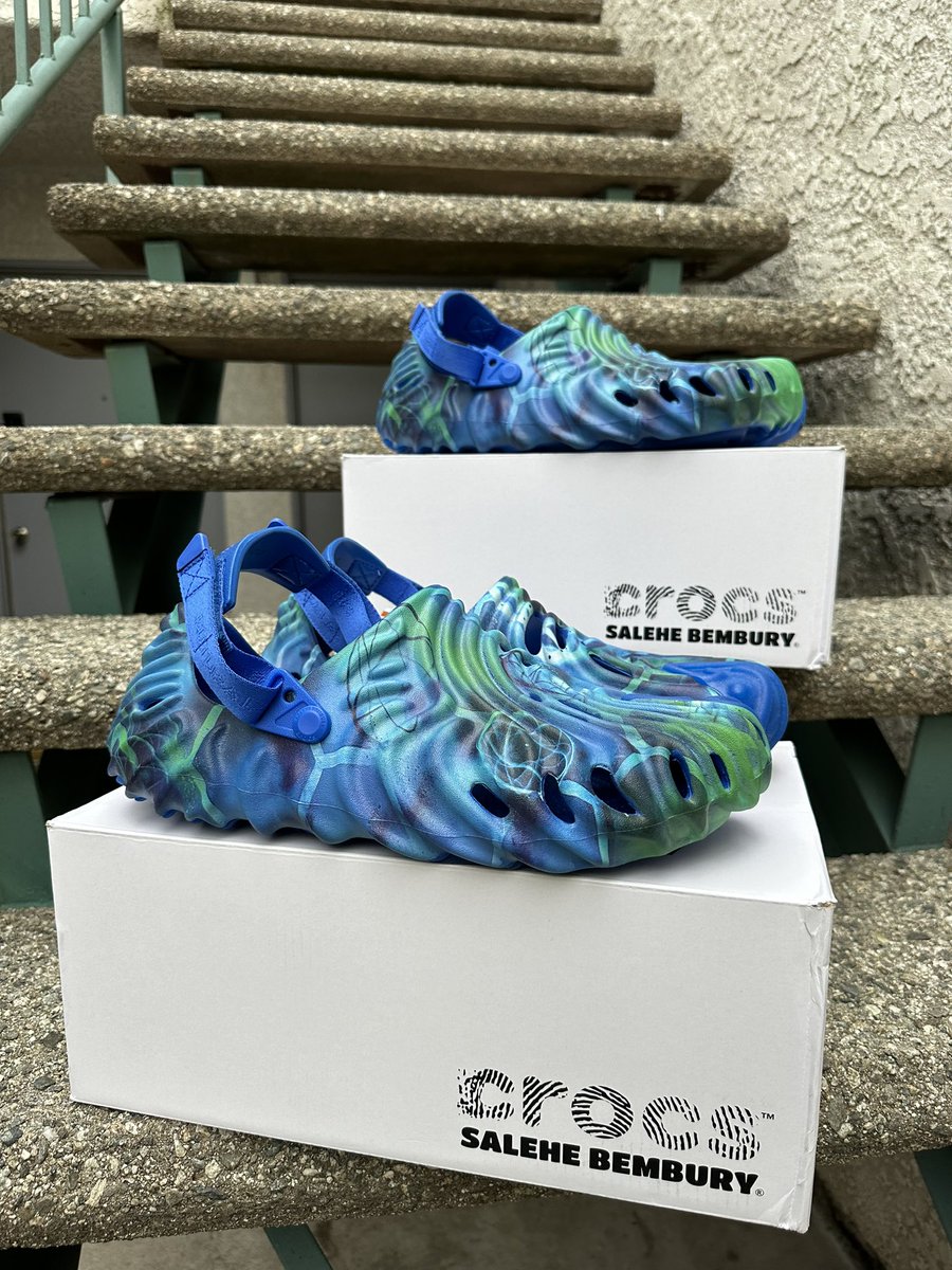 GrailPickups's tweet photo. 2 of 1000 Pairs

The Salehe Bembury x Futura Laboratories Crocs Clog

Size 12
-

#salehebembury #futuralaboratories #crocs #futura https://t.co/BERecpYILh