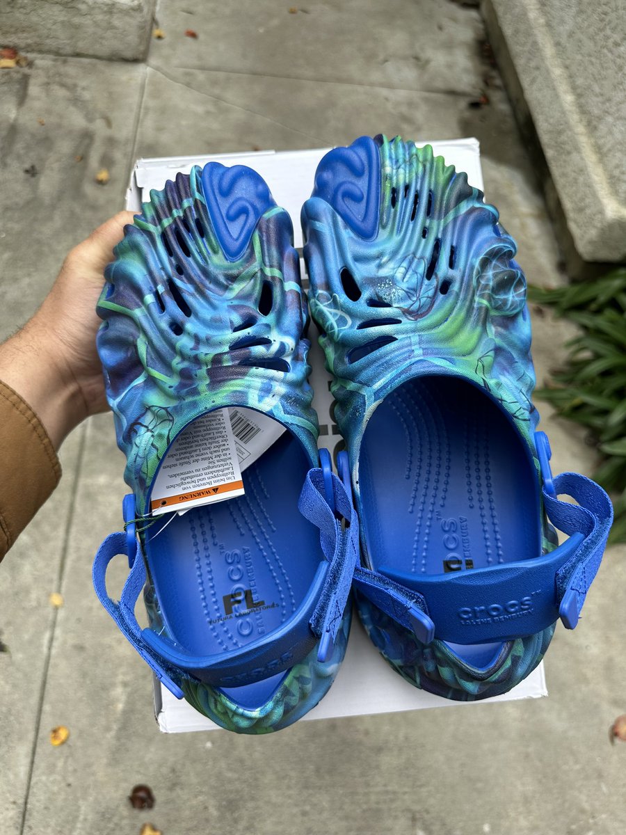 GrailPickups's tweet photo. 2 of 1000 Pairs

The Salehe Bembury x Futura Laboratories Crocs Clog

Size 12
-

#salehebembury #futuralaboratories #crocs #futura https://t.co/BERecpYILh