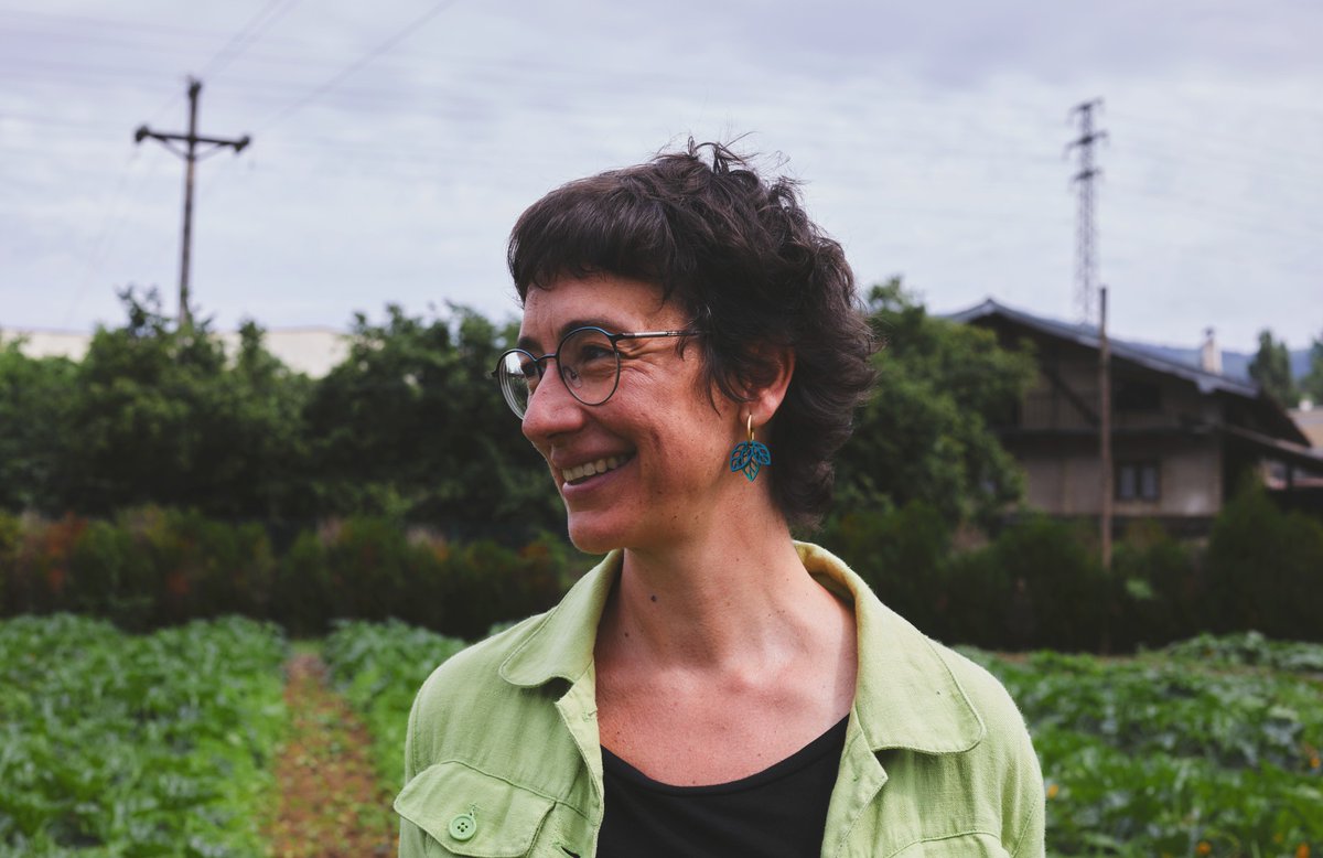 BcnAgraria's tweet image. 🍽️Neus Monllor: «Menjar és una acció directa de política agrària»

Entrevistem l’autora de la guia #NovaPagesia, que ens explica com facilitar la incorporació d’una nova generació agrària.

👩‍🌾👨‍🌾diba.cat/web/bcn-smart-…

#BancsdeTerres #BCNSmartRural