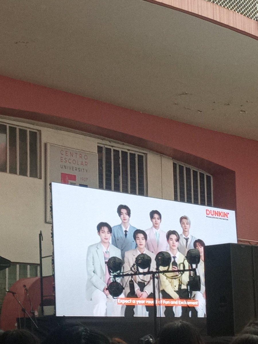 ipeun_'s tweet photo. spotted @ENHYPEN_members here at CEU for @dunkinph campus pop 💗 https://t.co/WveExidqQJ