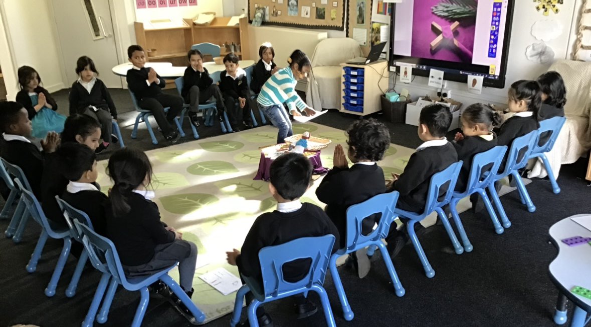 ReceptionHoly's tweet photo. In RE this week, we wrote sorry prayers and engaged in Liturgy to seek forgiveness from God, during this Lenten season. We are trying to be like Jesus. 🙏🪻💜✝️ @HolyFamilyScho1 https://t.co/bMQjAmm4sS