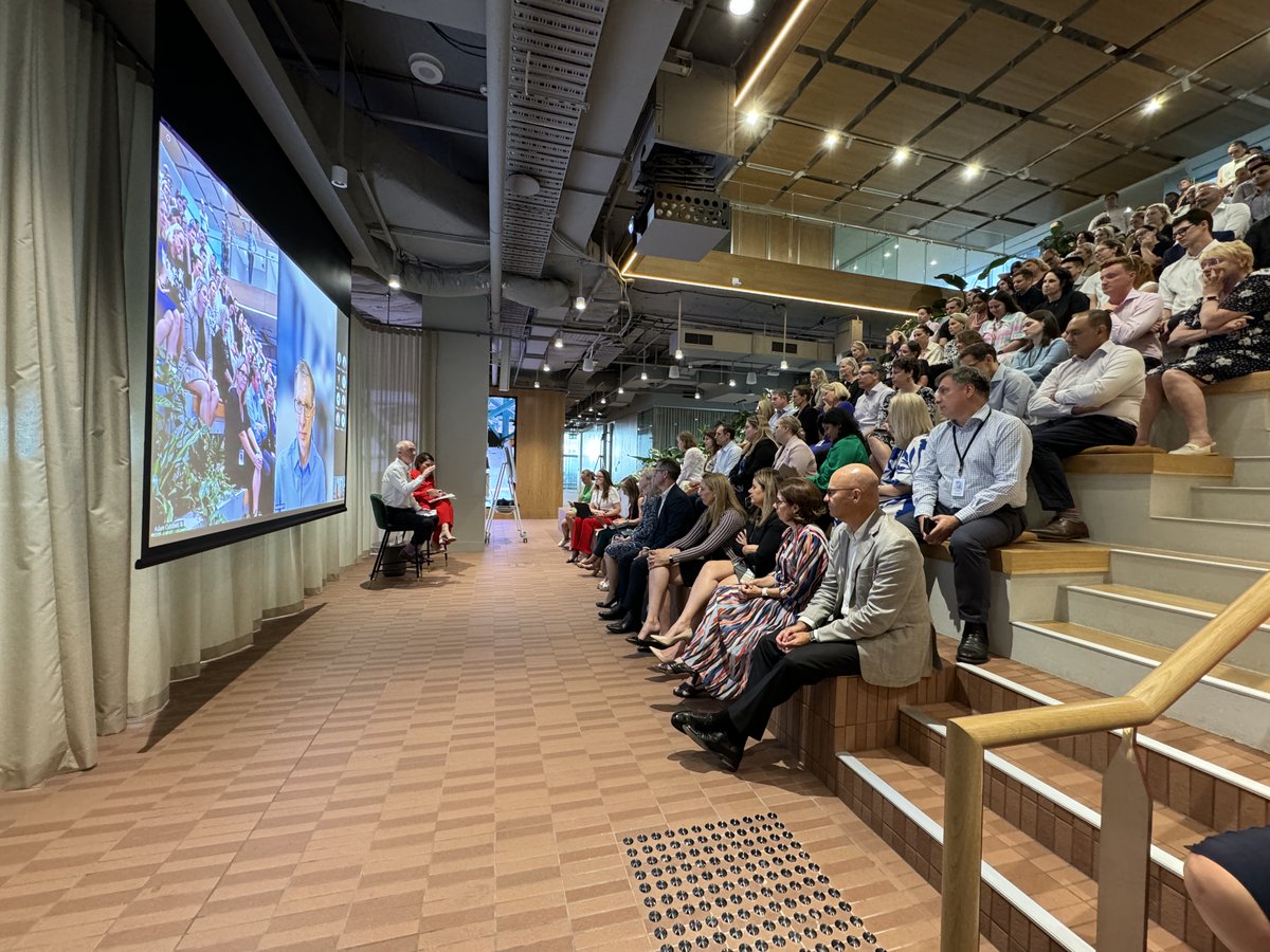 🚀 Exciting times! My first week is now done as the next CEO of <a href="/Ausretiretrust/">Australian Retirement Trust</a>!
💪I’m grateful for the incredible journey that led me here and thrilled to bring my experience back to Australia to work with the extraordinary ART team to amplify our impact for good #TeamART