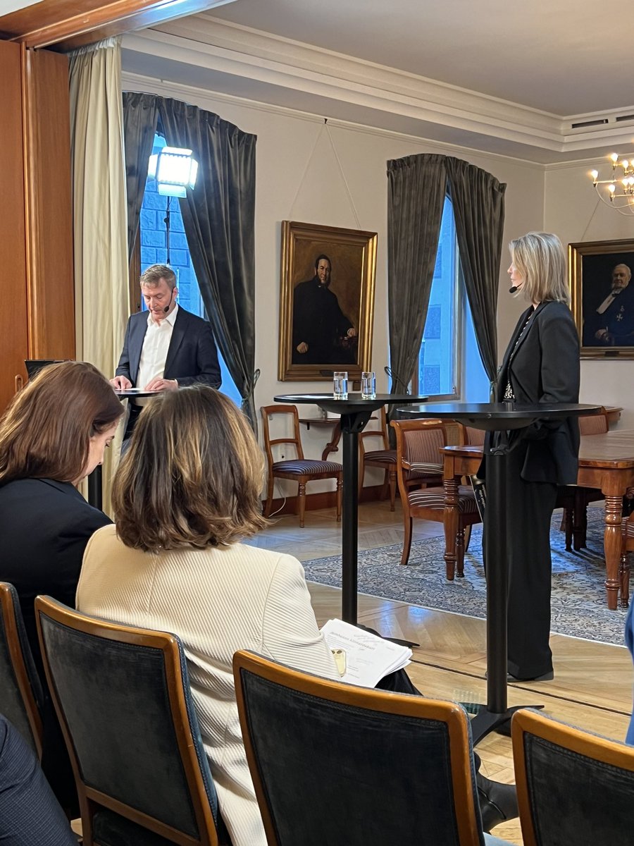 FortumSverige's tweet photo. Energi-, klimat- och industripolitik blir allt mer sammanflätade och vill vi åstadkomma en omställning behöver vi ha fokus på låga systemkostnader inleder Peter Strannegård diskussionen om EU:s framtida klimat- och energipolitik
@FortumSverige @Jernkontoret https://t.co/aRojFmAvxh