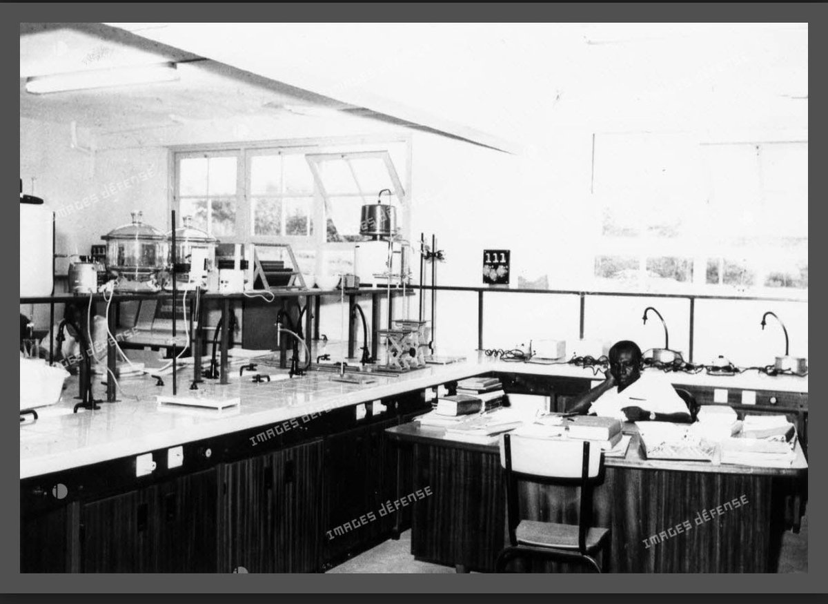 stevemo92's tweet photo. Laboratoire de pointe de l’école Supérieure d’Agriculture de Yaoundé 

1970

#IlYavaitQuoiAvant https://t.co/FNagh9N89g
