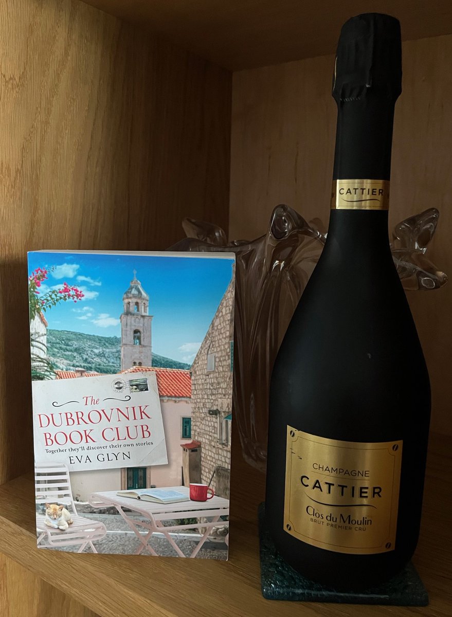 It's finally here... #PublicationDay for The Dubrovnik Book Club. From the original idea 18 months ago, to #ebook & #audiobook out today: mybook.to/TheDubrovnikBo… Let the nail-biting commence ;-) #Friyay #NewBook #WeekendReading