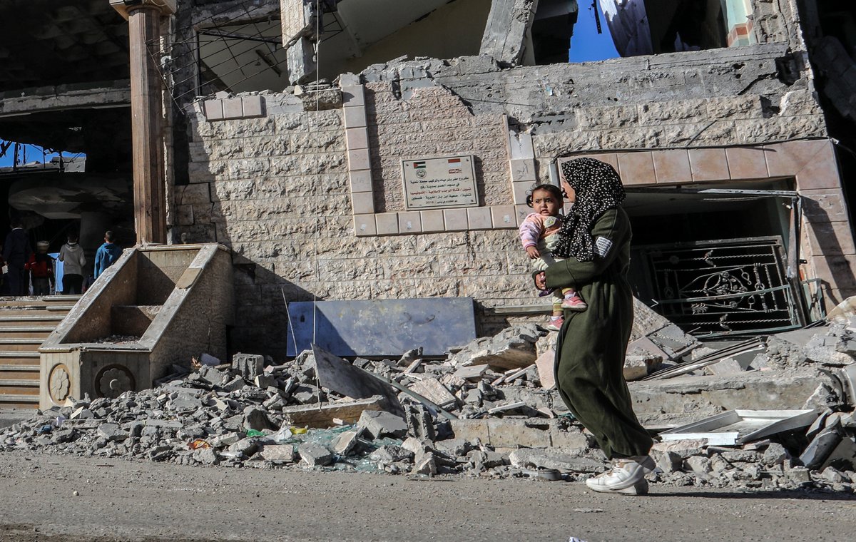openarms_fund's tweet photo. ♀️ En este #DíaInternacionalDeLaMujer, celebramos la resiliencia de las mujeres de todo el mundo. Mujeres fuertes, empoderadas, decididas a desafiar las injusticias.

🇵🇸 Las mujeres valientes de #Gaza, que encuentran la fortaleza para cargar con el dolor y resisten contra las barbaries de otra guerra innecesaria, como lo son todas las guerras.

🌊 Aquellas que cruzan el #Mediterráneo, enfrentándose a abusos y peligros en la travesía en busca de un futuro mejor. Las que son privadas de derechos y sometidas a abusos y humillaciones insoportables.

💪 Las mujeres que deciden quedarse en su lugar de origen, fortalecer sus comunidades y luchar en sus países para acabar con las desigualdades que las someten.

🤝 En #OpenArms, nos unimos para apoyar a todas las mujeres que luchan por la igualdad, la #dignidad y el derecho a vivir sin miedo. Cada día, en todo lugar, debería ser #8M.

#DíaInternacionalDeLaMujer #8M2024 #8M #life

📸 @OlmoCalvo/ Agencias