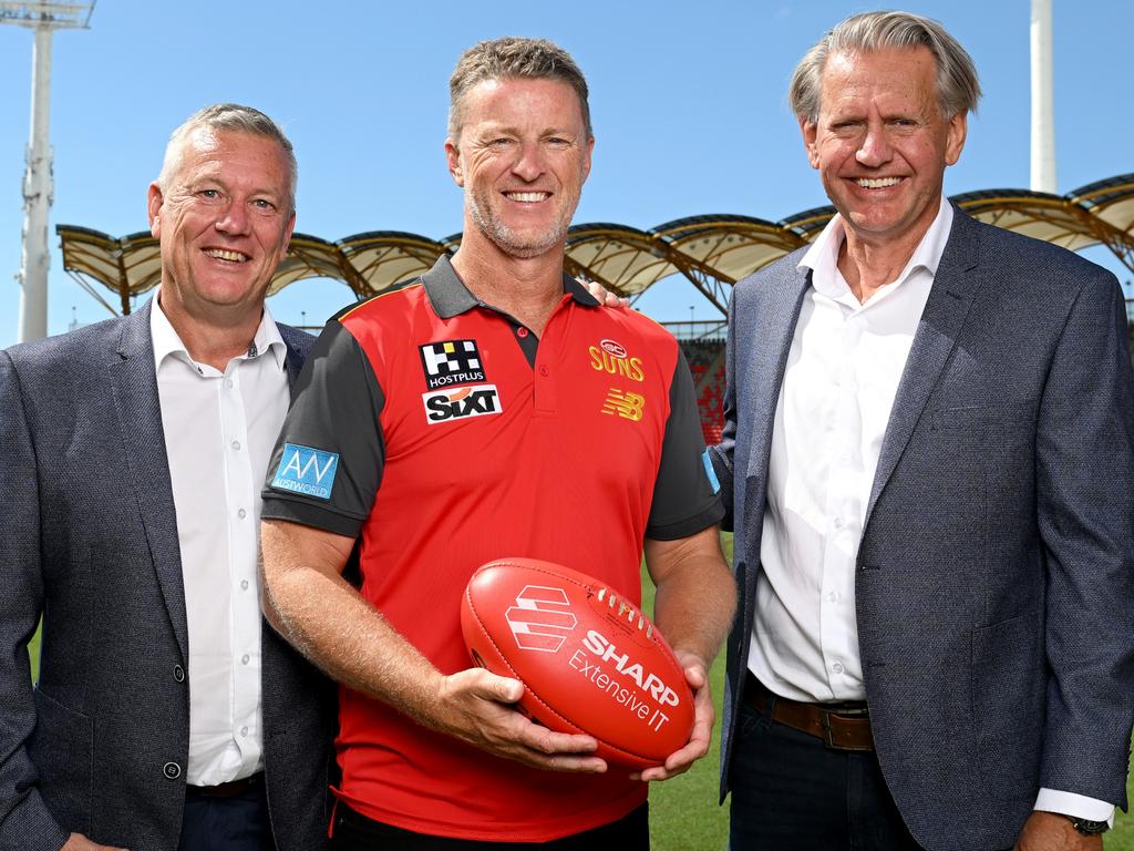 Damien Hardwick's revolution on the Gold Coast is already taking shape. @CallumjDick takes you inside the key changes the premiership coach has made: bit.ly/43akZ8H