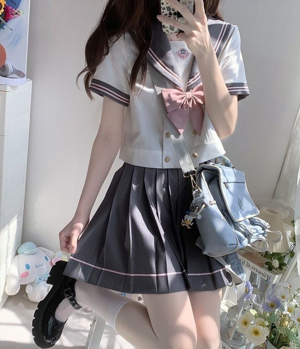 Maidens_Reve's tweet image. 💕Maiden's Rêve
    プレゼントキャンペーン°˖✧

🎁ダブルブレストグレー襟セーラー服🎁
maidensreve.kawaiishop.jp/items/75792525

🎀参加条件🎀
→@Maidens_Reveをフォロー
→このツイートをRT

🎀締め切り🎀
　4月7日

❣長袖/半袖・サイズをコメント/引用RTで当選確率アップ❣