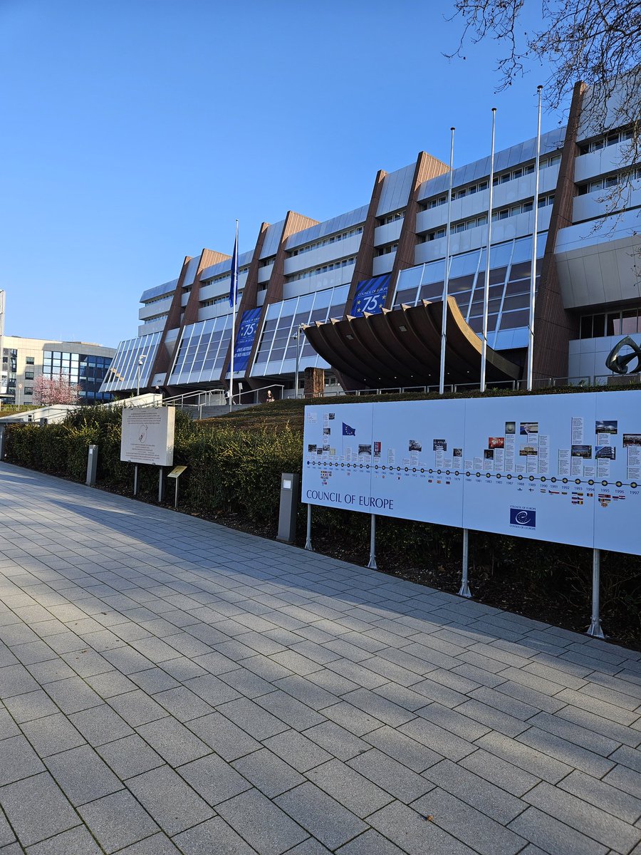 Dr Tom Webb tweet media