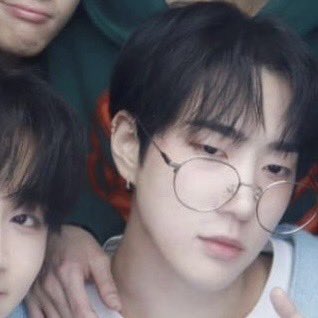 bellluv_'s tweet photo. 안경 종우의 축복이 끝이 없네... 🤓 https://t.co/KAckZDLqGH