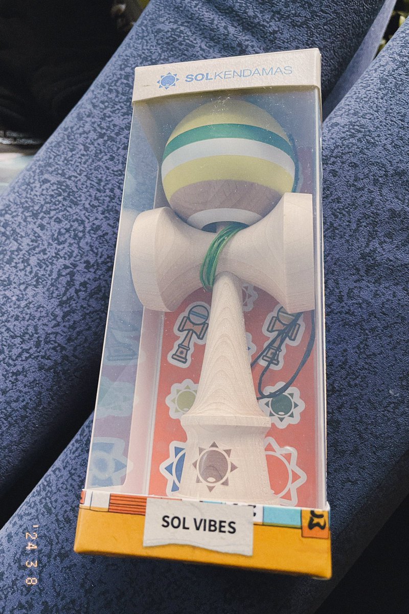 1nobubu's tweet photo. 届いた〜

 #kendama #kendamalife #kendamatricks #kendamajapan #けん玉 #59yearsold #solkendamas https://t.co/uFRiJmjbi8
