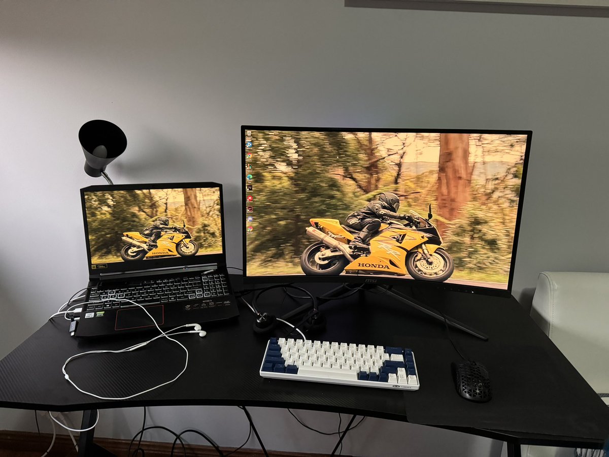 hwmarekk's tweet photo. gym, bike, pc games life too peaceful https://t.co/2S61Ejfclt