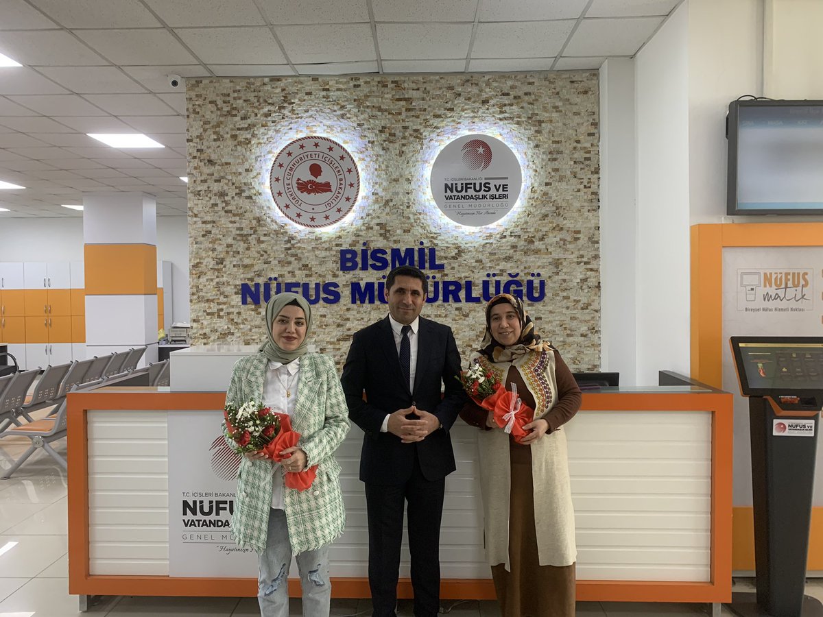 Zarafetleriyle Müdürlüğümüzü güzelleştiren ve çalışkanlıklarıyla gücümüze güç katan kadın çalışma arkadaşlarımızın #8MartDünyaKadınlarGünü kutlu olsun.

<a href="/TCNufus/">Nüfus ve Vatandaşlık İşleri Genel Müdürlüğü</a> 
<a href="/diyarbakir_nvi/">Diyarbakır İl Nüfus ve Vatandaşlık Müdürlüğü</a> 
<a href="/cagriavci_/">ÇAĞRI AVCI</a> 
#HayatınızınHerAnında