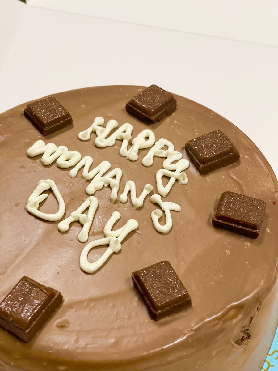 SabaNazOfficial's tweet photo. When you have good men (colleagues) around you #HappyWomensDay https://t.co/fMJoKzC6HA