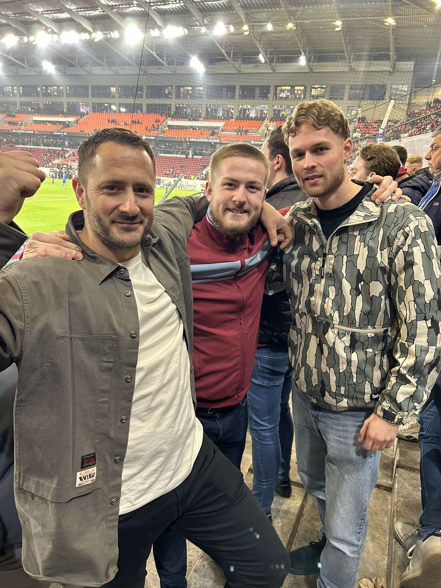 JoeMarks_WHU's tweet photo. Shit football, top social 🇩🇪 https://t.co/csUzGgKIVH