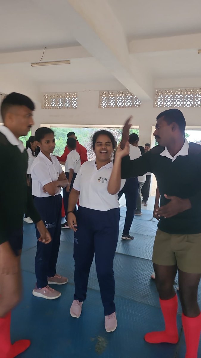 IAHVOfficial's tweet photo. @IAHVOfficial's impactful projects across India have empowered over 1.5lac females with employability skills, opportunities 4 academic excellence, menstrual health &amp; hygiene programs, financial &amp; digital Literacy,sanitation complexes in schools#internationalwomensday @ArtofLiving https://t.co/aNWRxIH1d3
