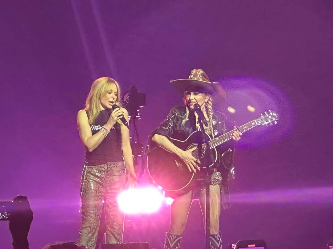 2 Queens 👑
@Madonna and @kylieminogue
Celebration Tour, Los Angeles, March 7th 2024
#CelebratingWomen #celebration #kylie #Minogue #KylieMinogue #madonna